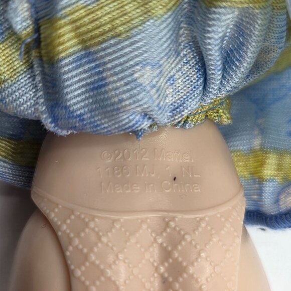 2012 Ever After High Blondie Lockes Enchanted Picnic Doll - Picture 3 of 6